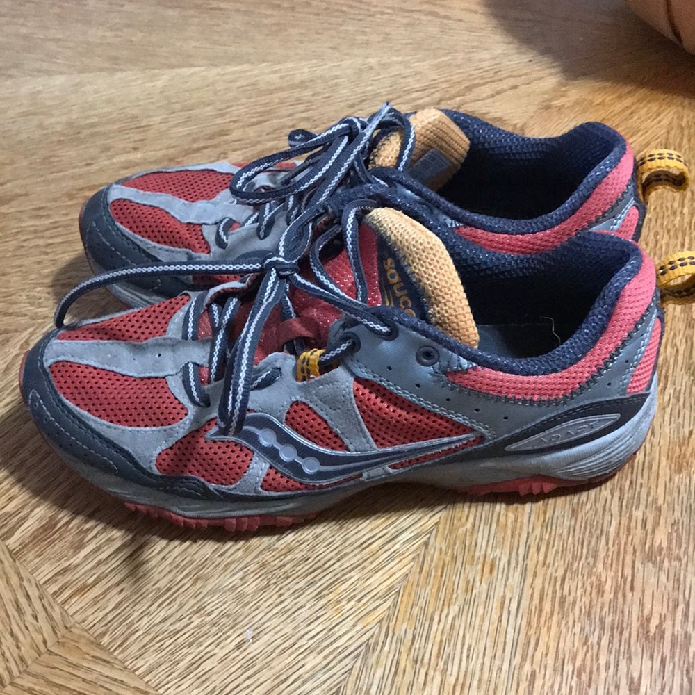 SAUCONY shoes size 7 women’s